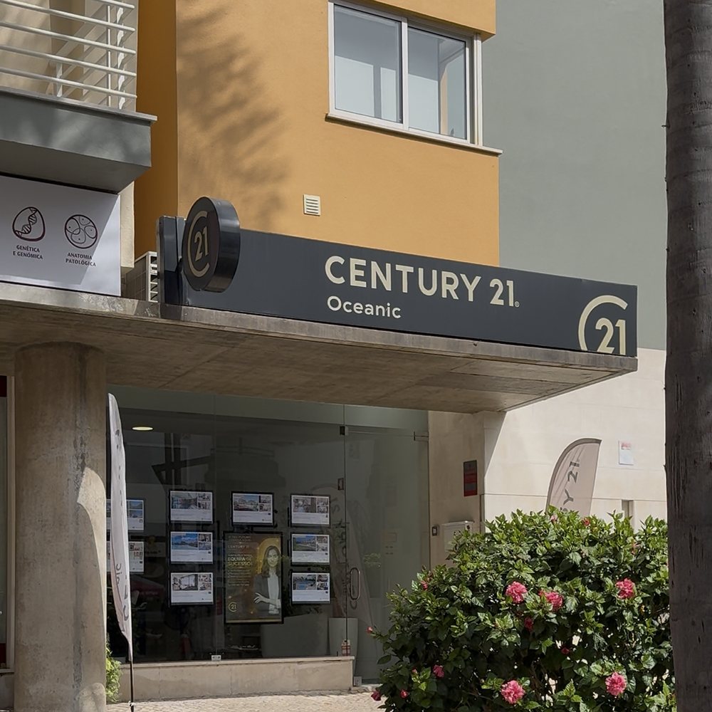 Commercial window cleaning at Century 21 Oceanic